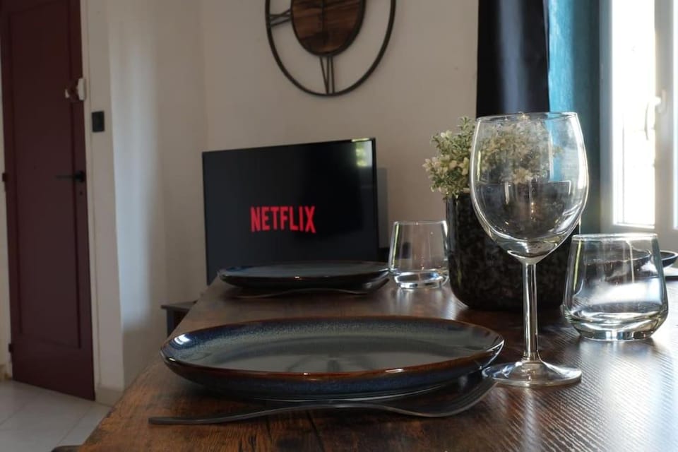 TV and multimedia, Dining area