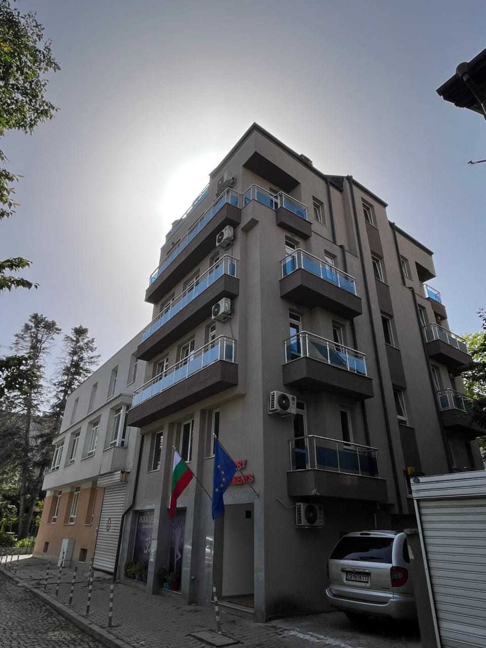 Property building, Day, Street view, Location