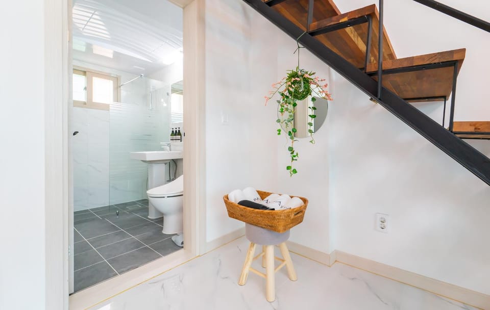 Toilet, Bathroom