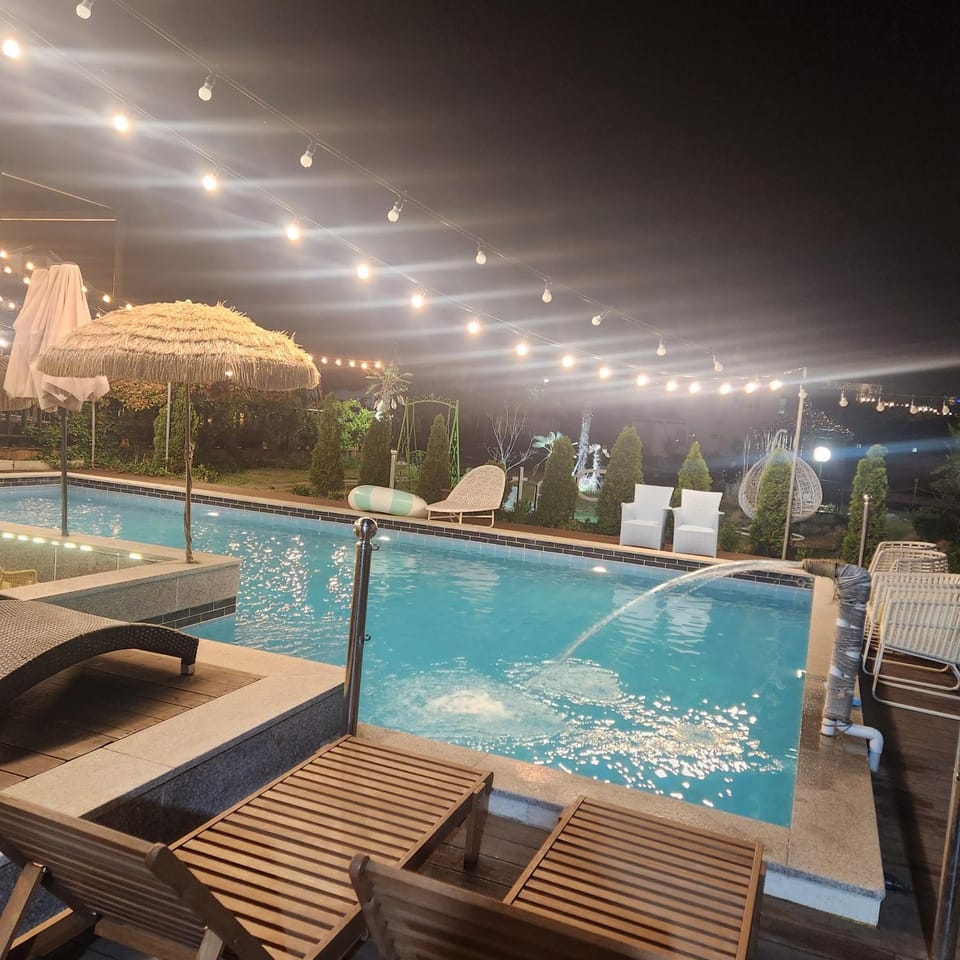 Property building, Swimming pool