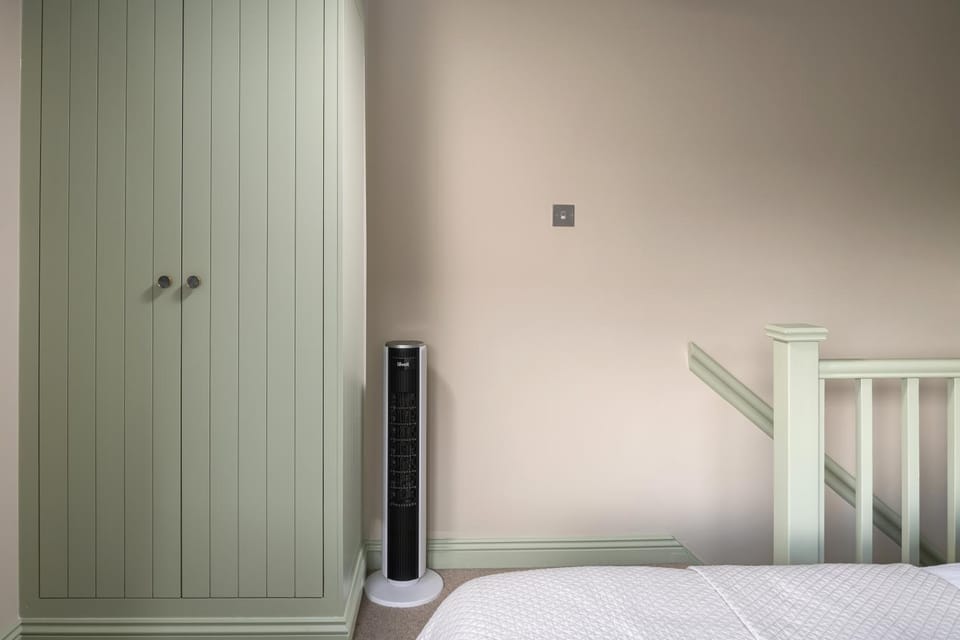 Bedroom, wardrobe