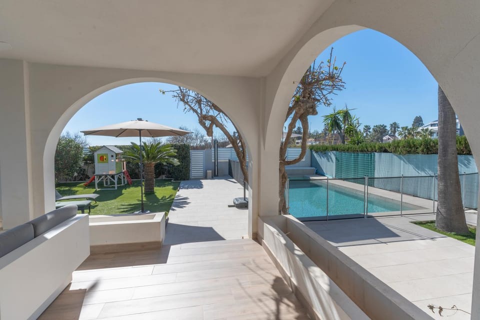 Exquisita Villa Frente al Mar Villa in Valencian Community