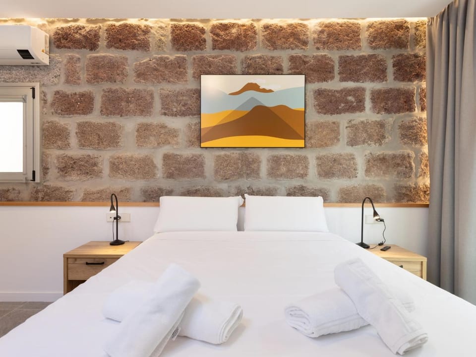 Bed, Photo of the whole room, Bedroom, towels, air conditioner