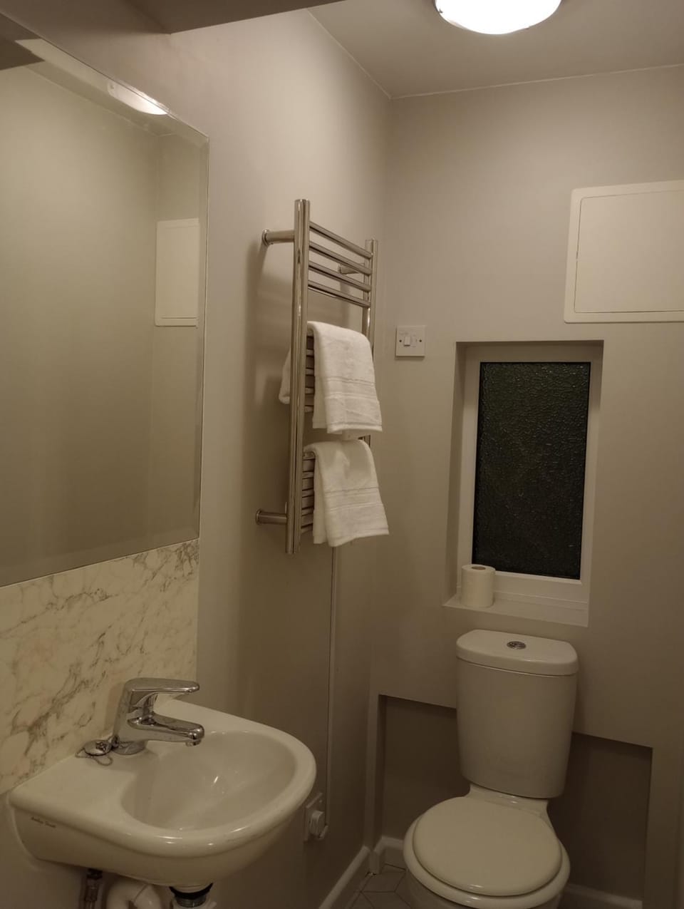 Toilet, Bathroom, towels