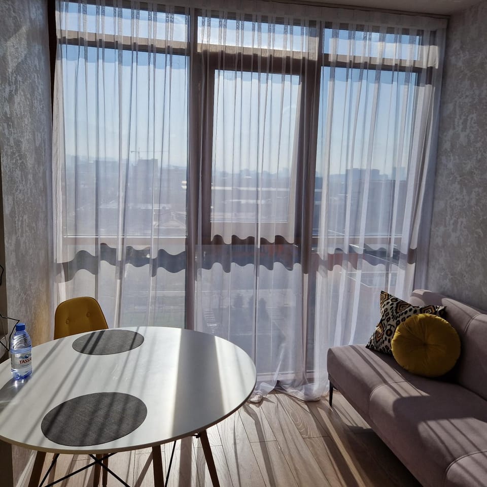 Однокомнатная квартира студия Мега Парк Apartment in Almaty