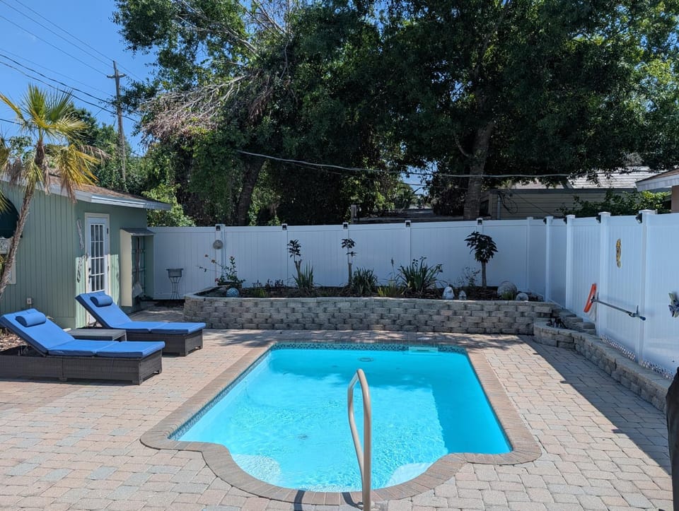 Pool view, Swimming pool
