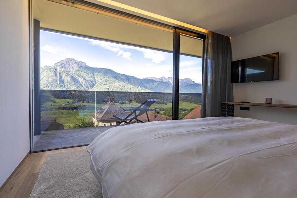View (from property/room), View (from property/room), Photo of the whole room, Bedroom