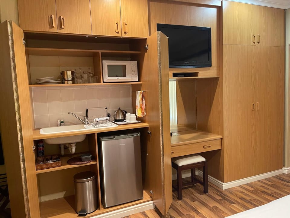 TV and multimedia, Kitchen or kitchenette, minibar