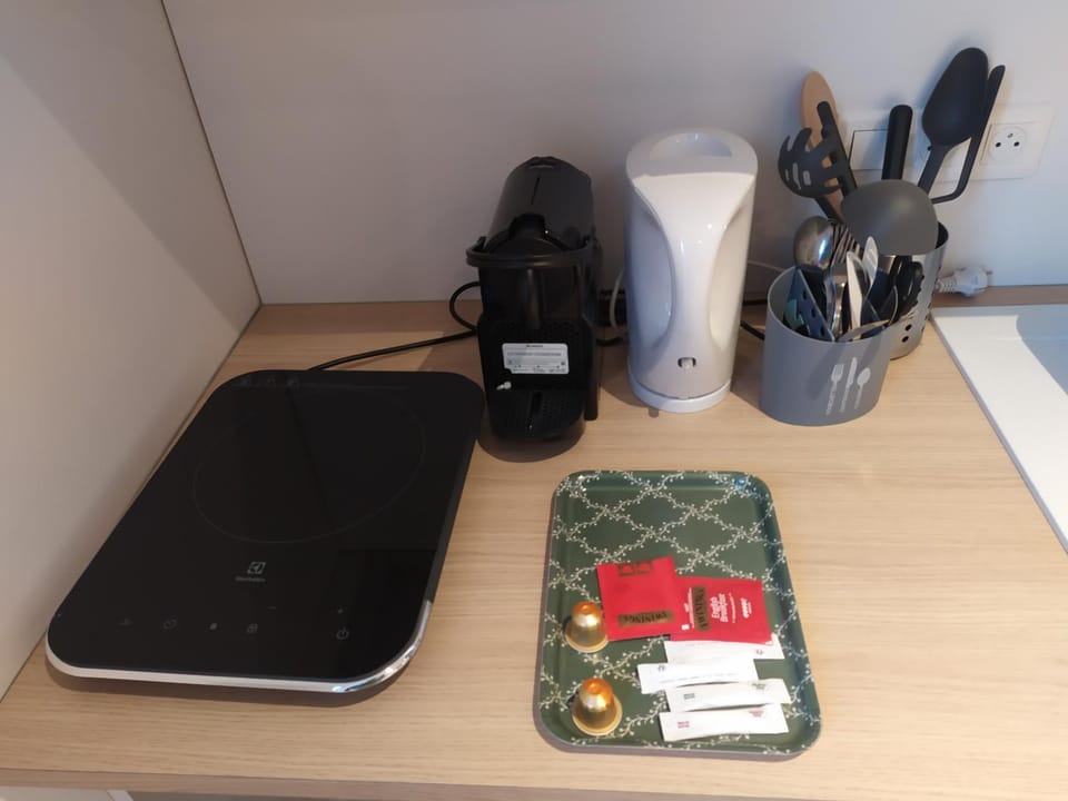 Coffee/tea facilities, Kitchen or kitchenette, Food and drinks, toaster