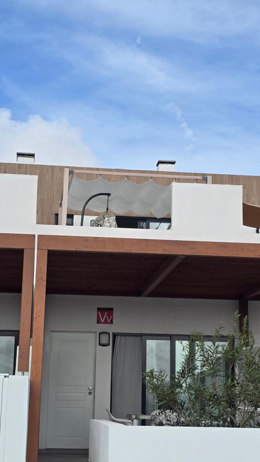 Fuerte Vibes Guest House In Corralejo House in Maxorata