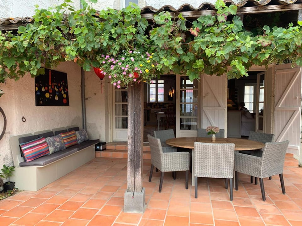 Garden, Garden, Living room, Dining area