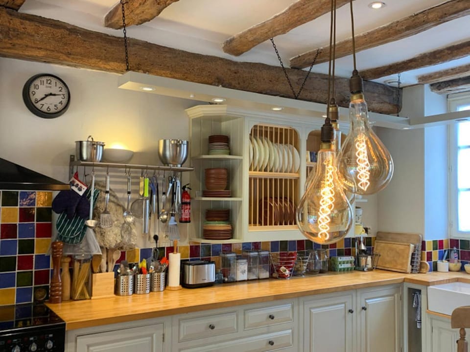 Kitchen or kitchenette, Food and drinks