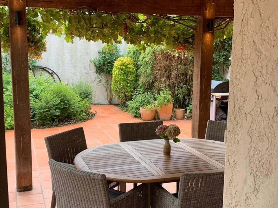 Garden, Garden, Dining area