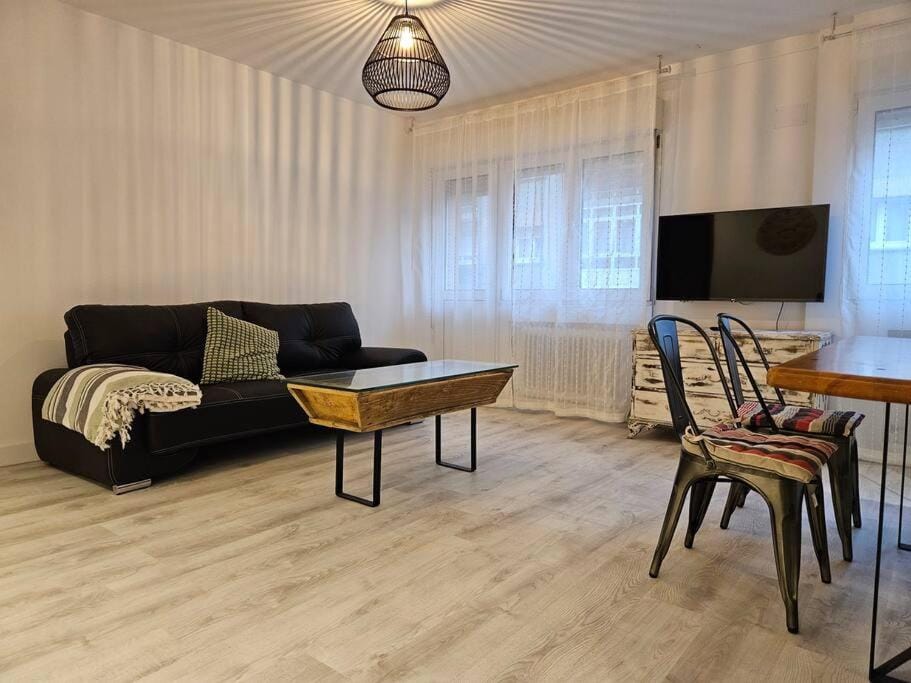 1A108 Amplio y moderno apartamento by R2R Consulting Apartment in Gijón