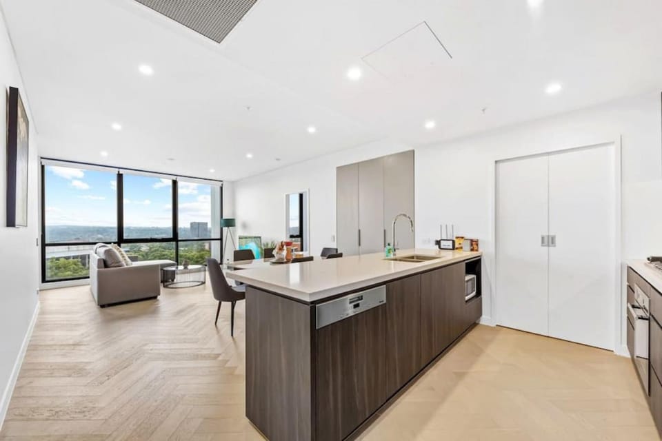 Kitchen or kitchenette, Dining area, oven, stove