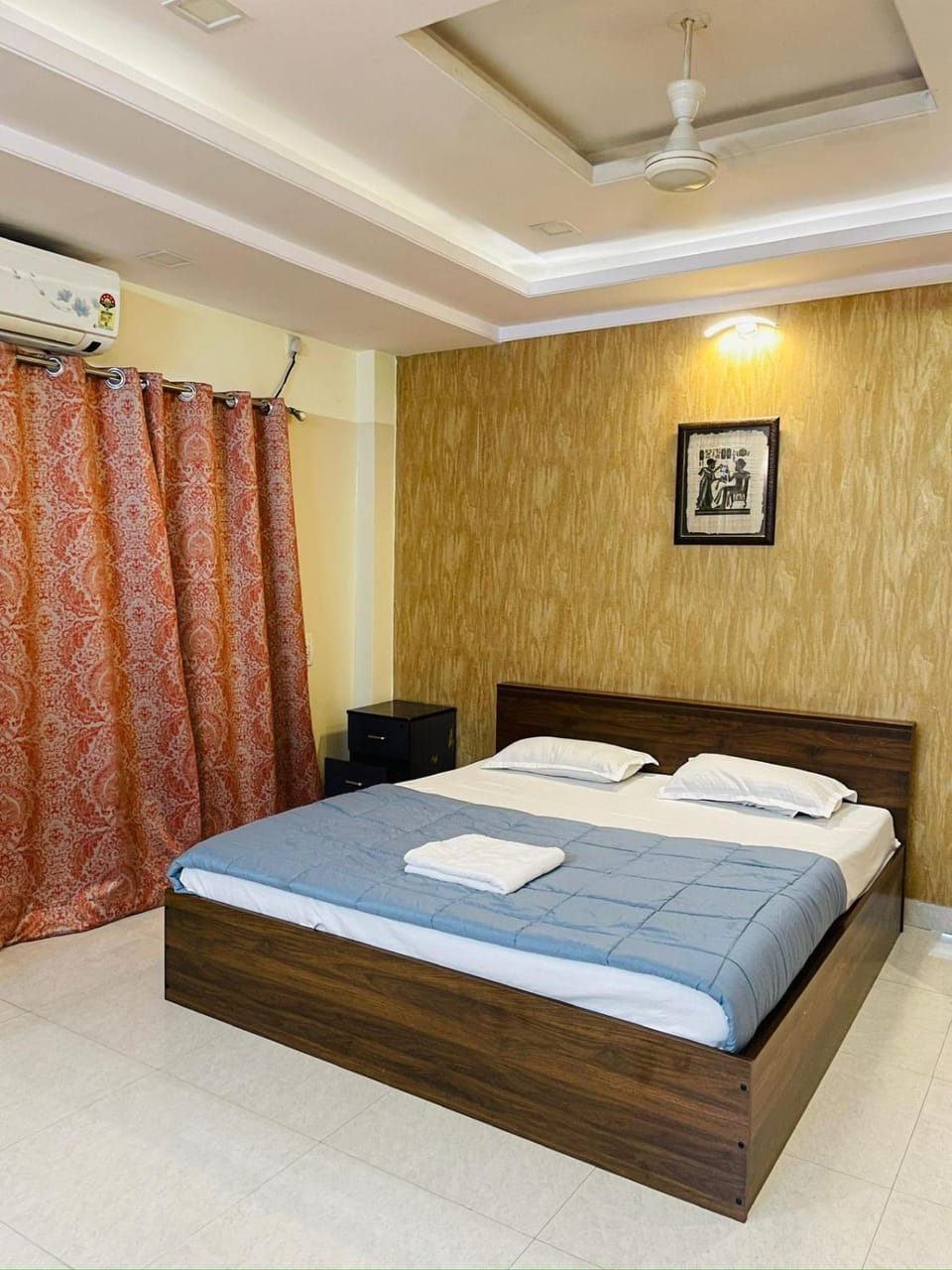 Bed, Photo of the whole room, Bedroom