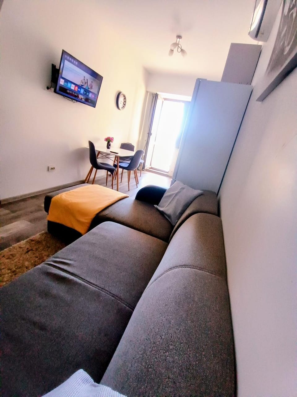 TV and multimedia, Living room, Seating area