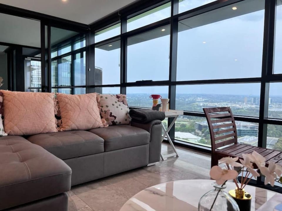 High Level Fabulous View 4Beds APT in Olympic Park Apartment in Sydney