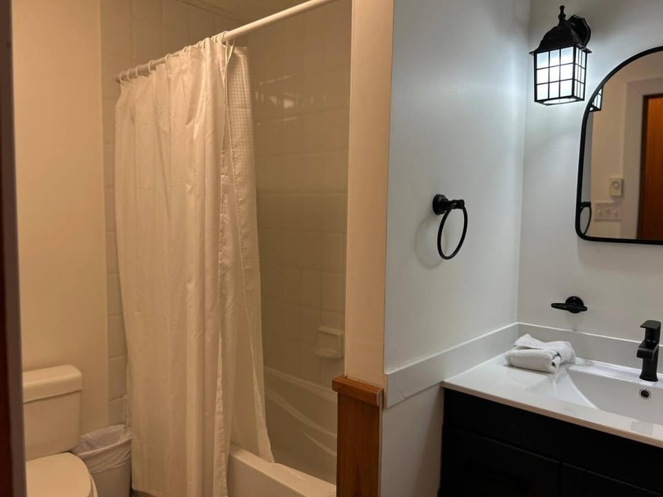 Walk to village-Cozy 2Bdrm, Trails, Forests Apartment in Mont-Tremblant