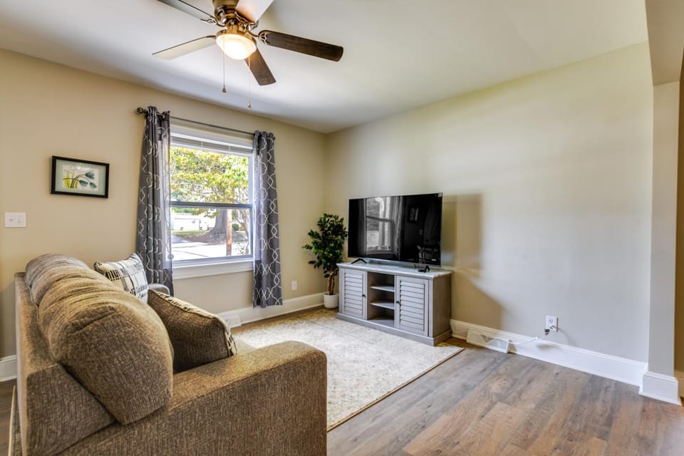 Hopewell Vacation Rental ~ 3 Mi to James River House in Chesterfield County