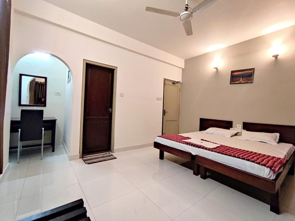 Photo of the whole room, Bedroom