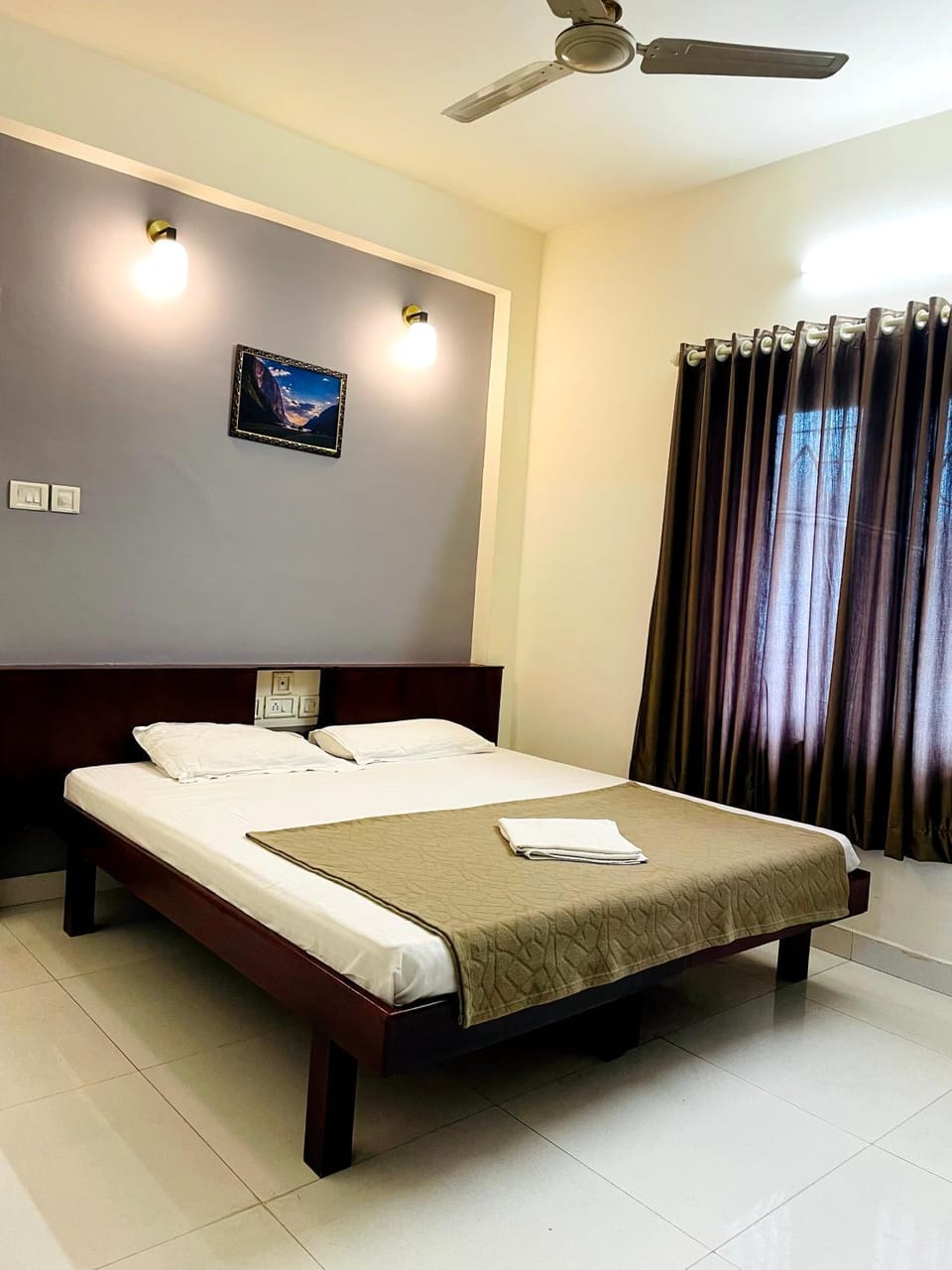 Bed, Bedroom, fireplace