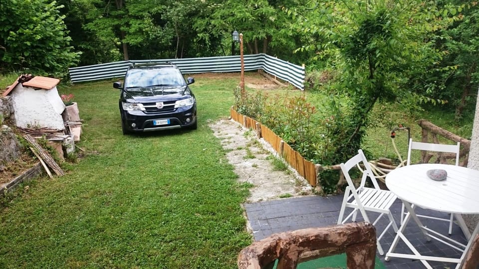 BBQ facilities, Parking, furniture