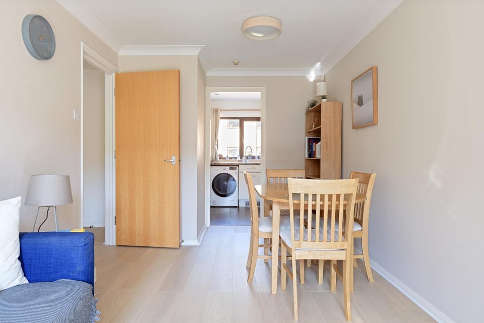 Wapping - Tobacco Docks - Modern Flat Apartment in London Borough of Southwark