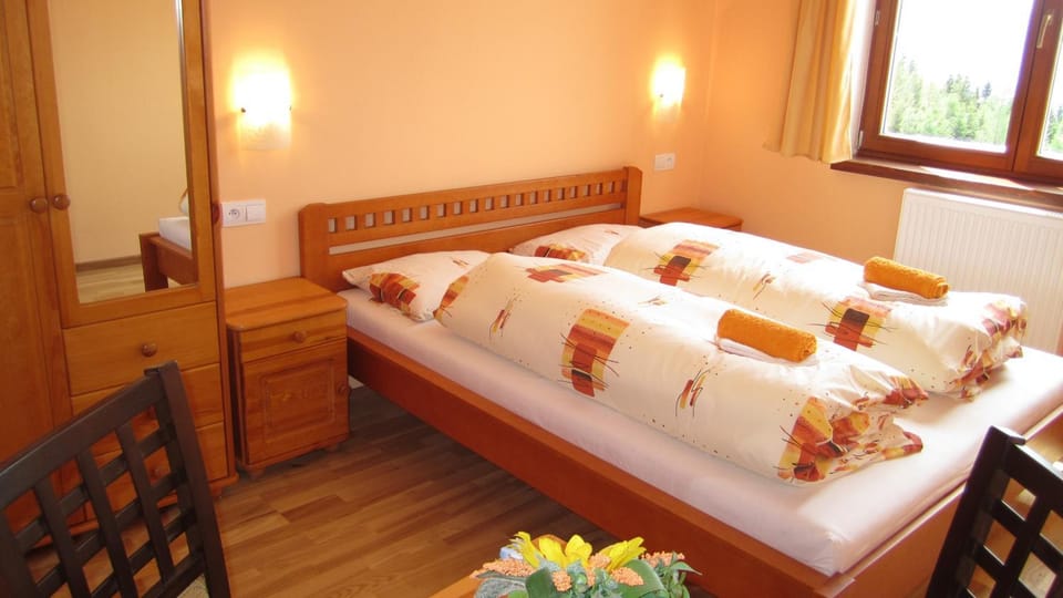 Photo of the whole room, Decorative detail, Bedroom