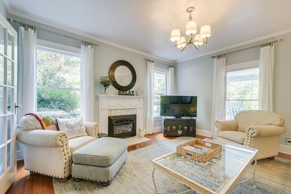 Historic & Charming Pittsboro Home w/ Fireplaces House in North Carolina