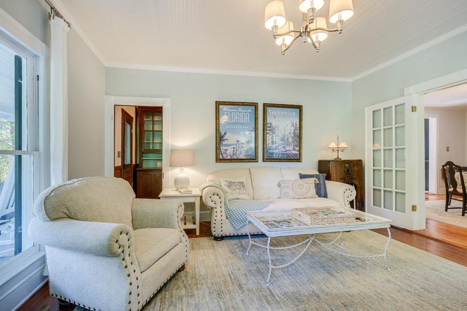 Historic & Charming Pittsboro Home w/ Fireplaces House in North Carolina