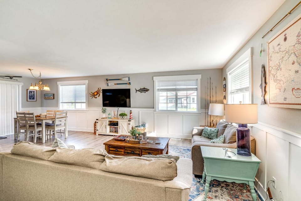 Pet-Friendly Westport Vacation Rental with Hot Tub! House in Westport