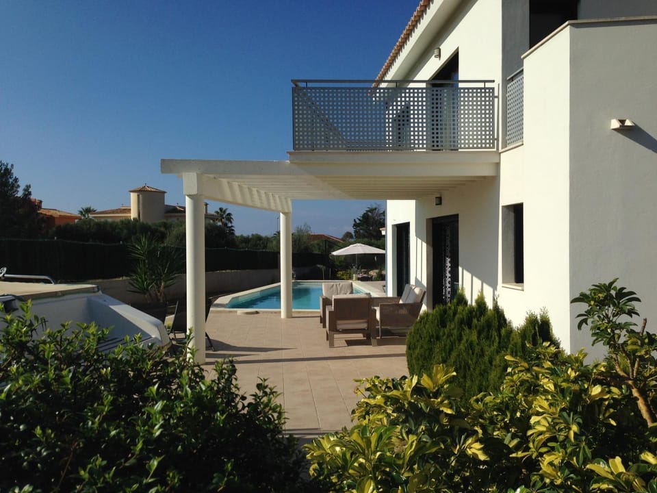 Balcony/Terrace, Swimming pool