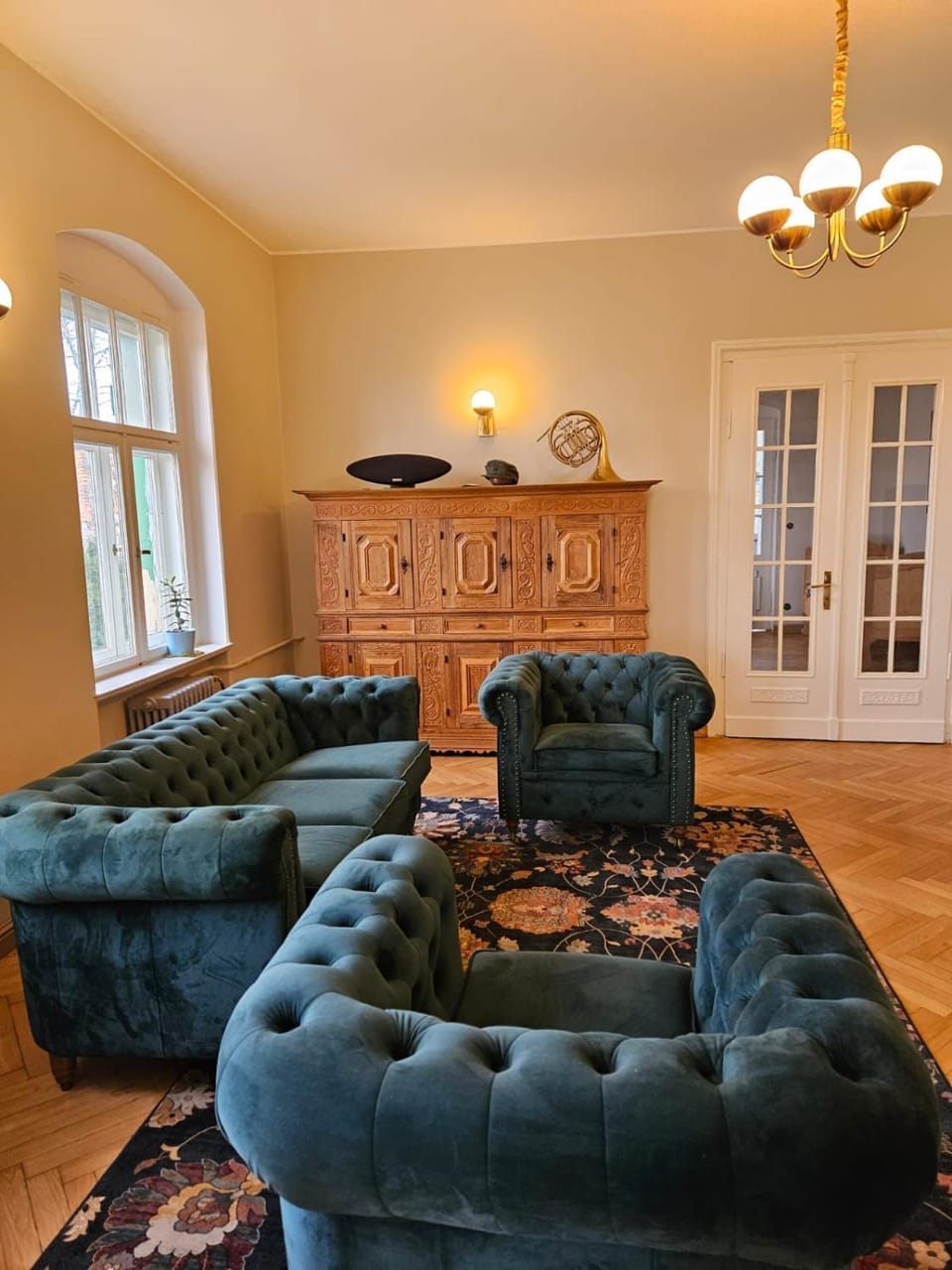 Living room, Seating area