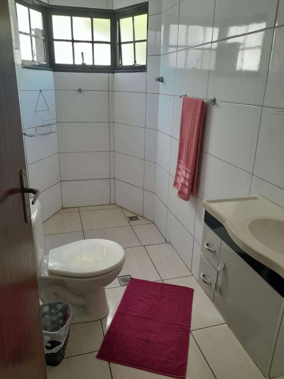 Toilet, Bathroom, towels
