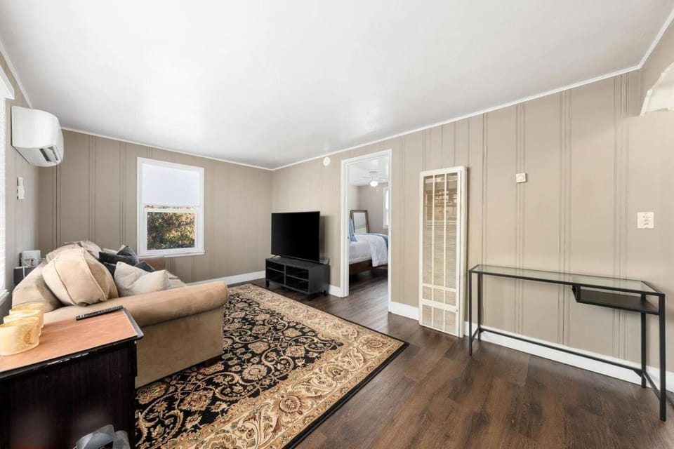 TV and multimedia, Seating area, Evening entertainment