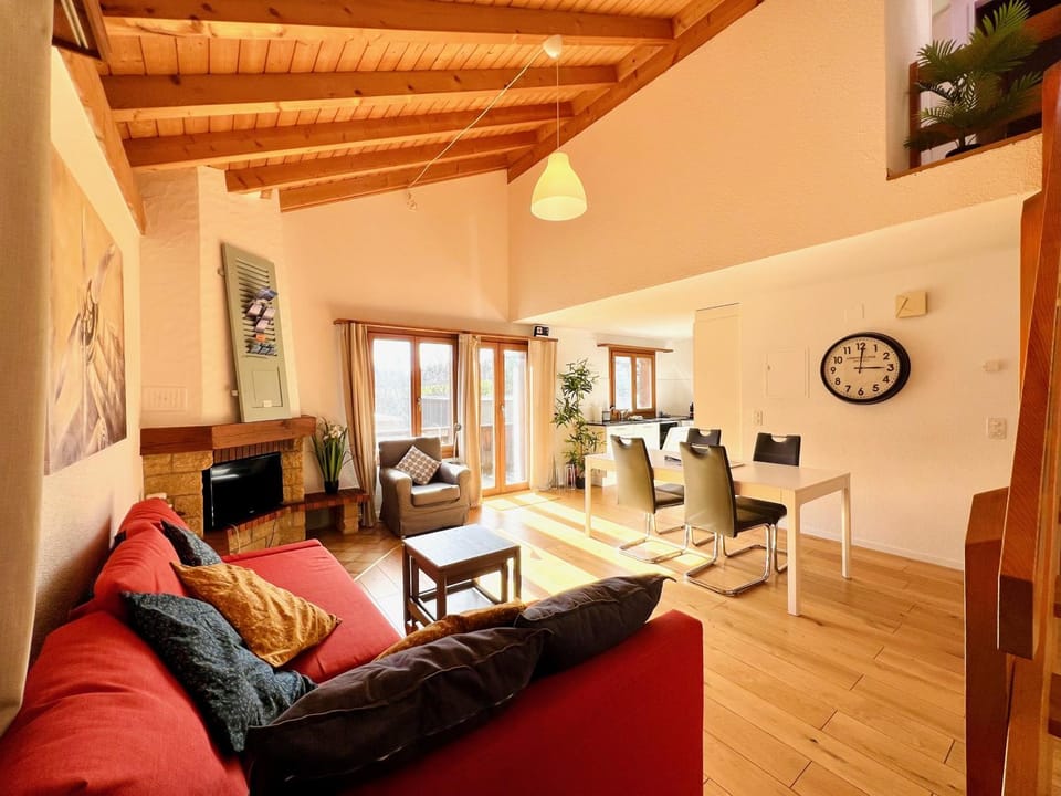 TV and multimedia, Living room, Seating area