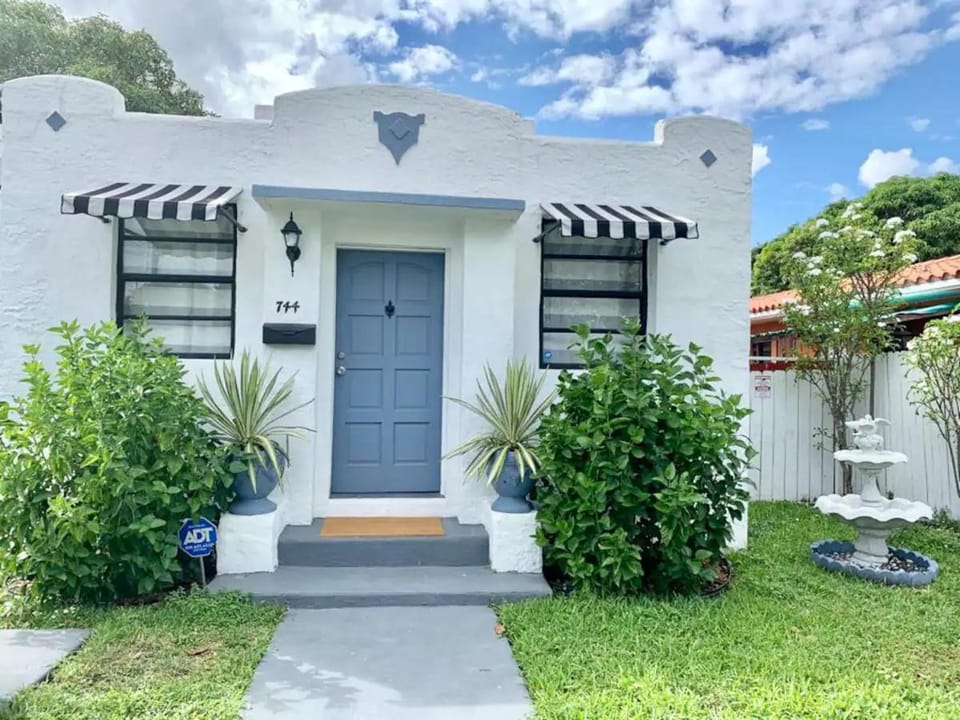 Cute Private Room, near the Airport - Free parking - 02 Vacation rental in Miami