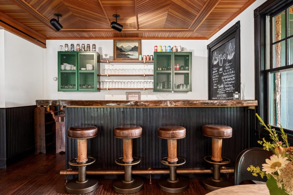 Lounge or bar