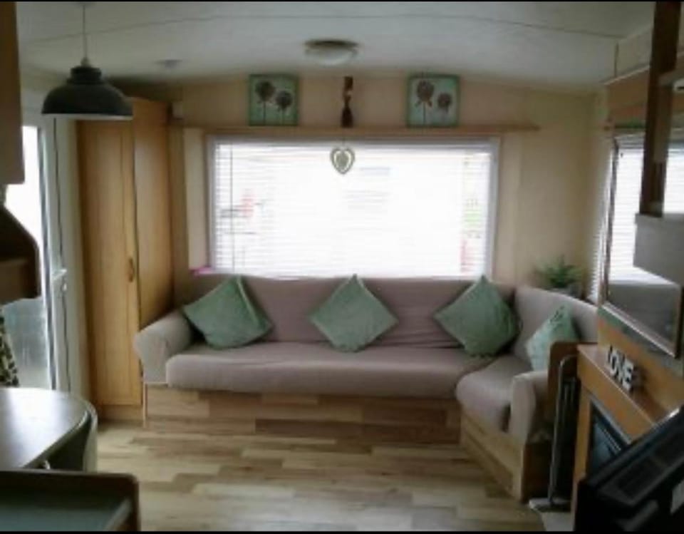 Golden Sands 6 Berth Beach front Ingoldmells beds made up for arrival WIFI Apartment in Ingoldmells