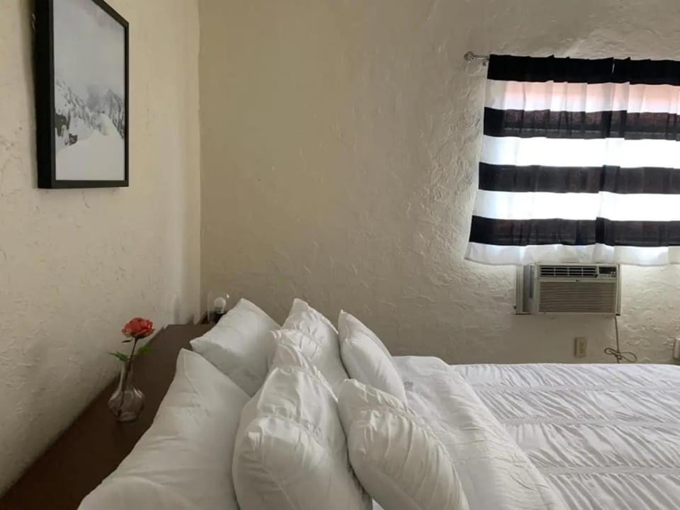 Cozy Private Room, near the Airport - Free parking - 02 Vacation rental in Miami