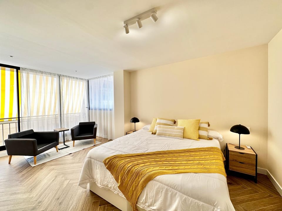 Photo of the whole room, Bedroom