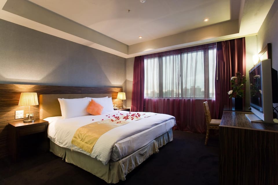 Bed, City view