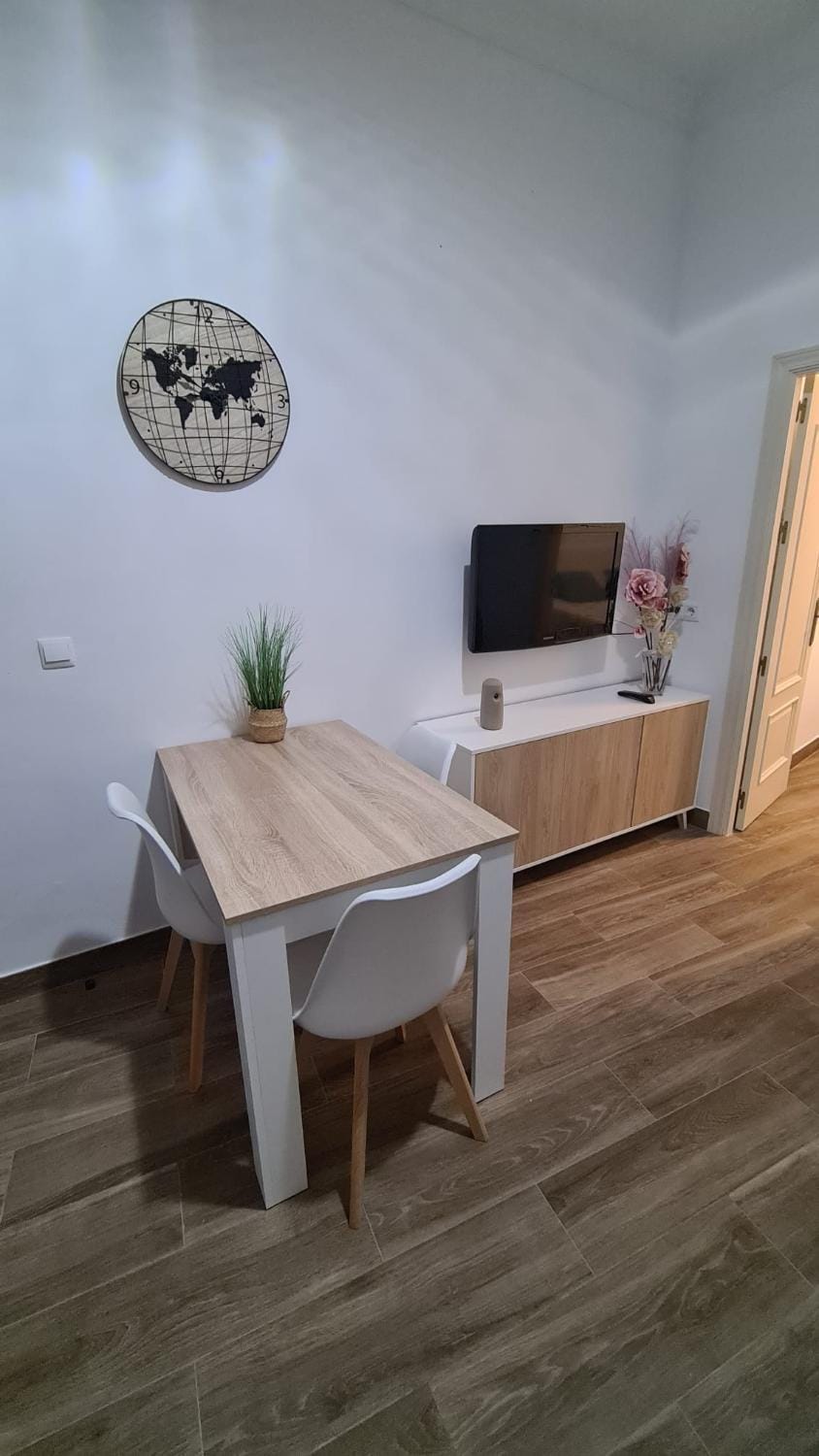 TV and multimedia, Dining area, Evening entertainment