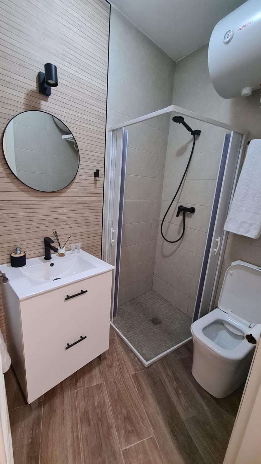 Shower, Bathroom, towels