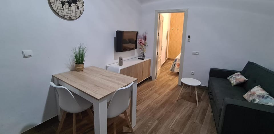 TV and multimedia, Living room, Dining area, hair dresser