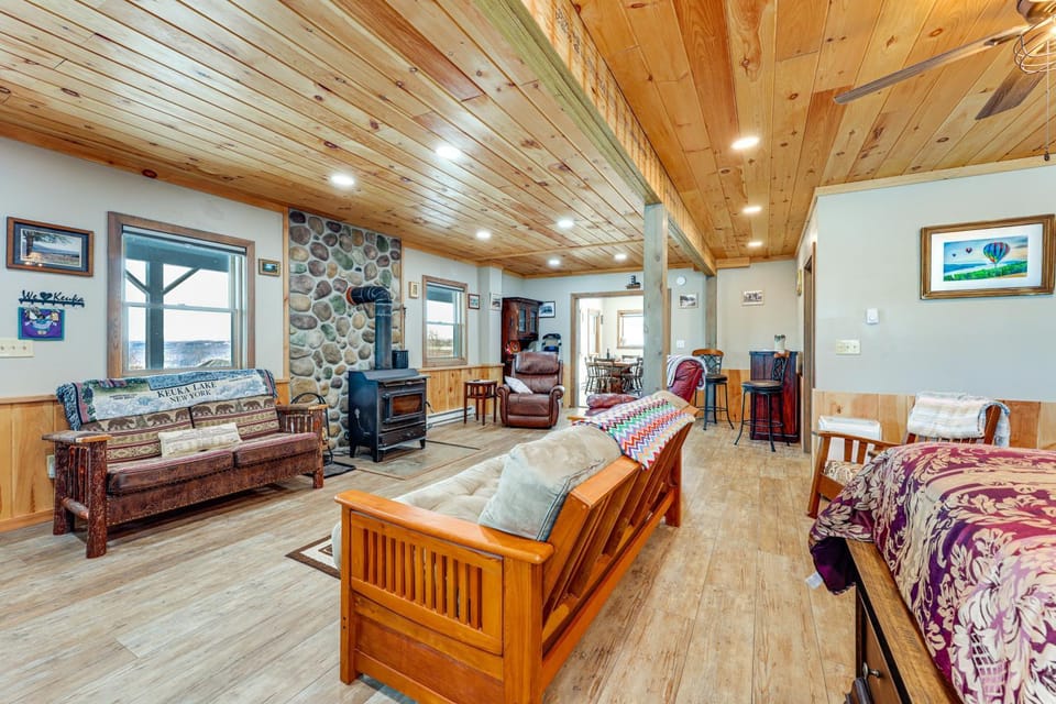 Panoramic Upstate Views: Tranquil Home on 70 Acres House in Keuka Lake