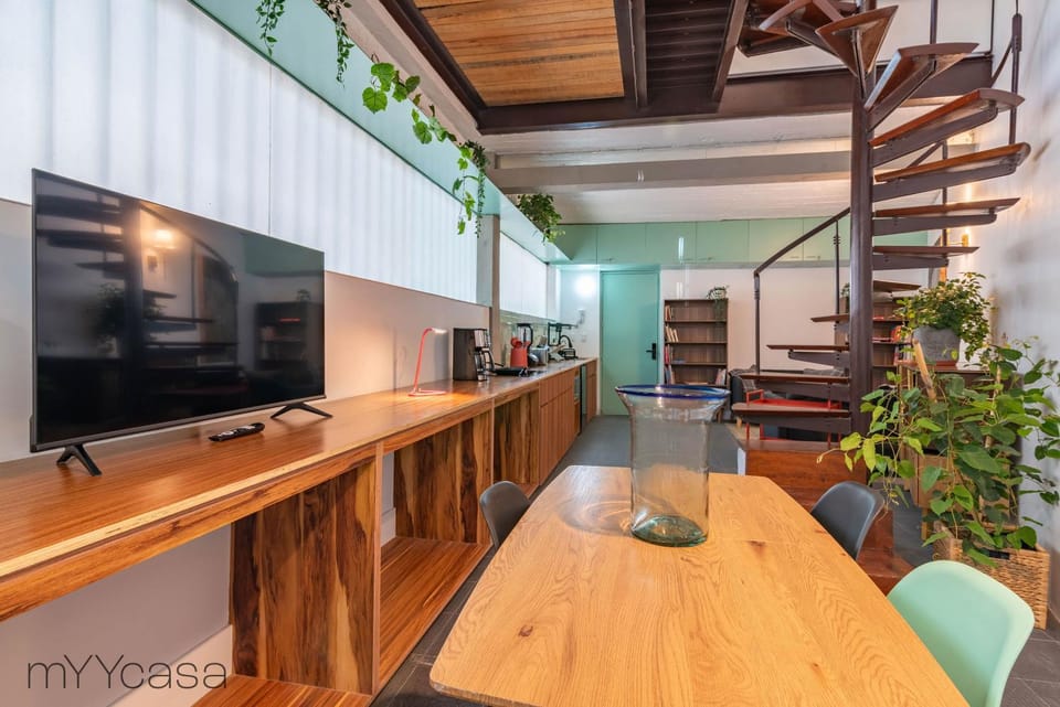 TV and multimedia, Dining area