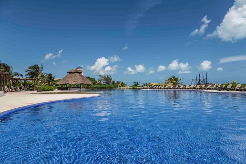 Pool view, Swimming pool