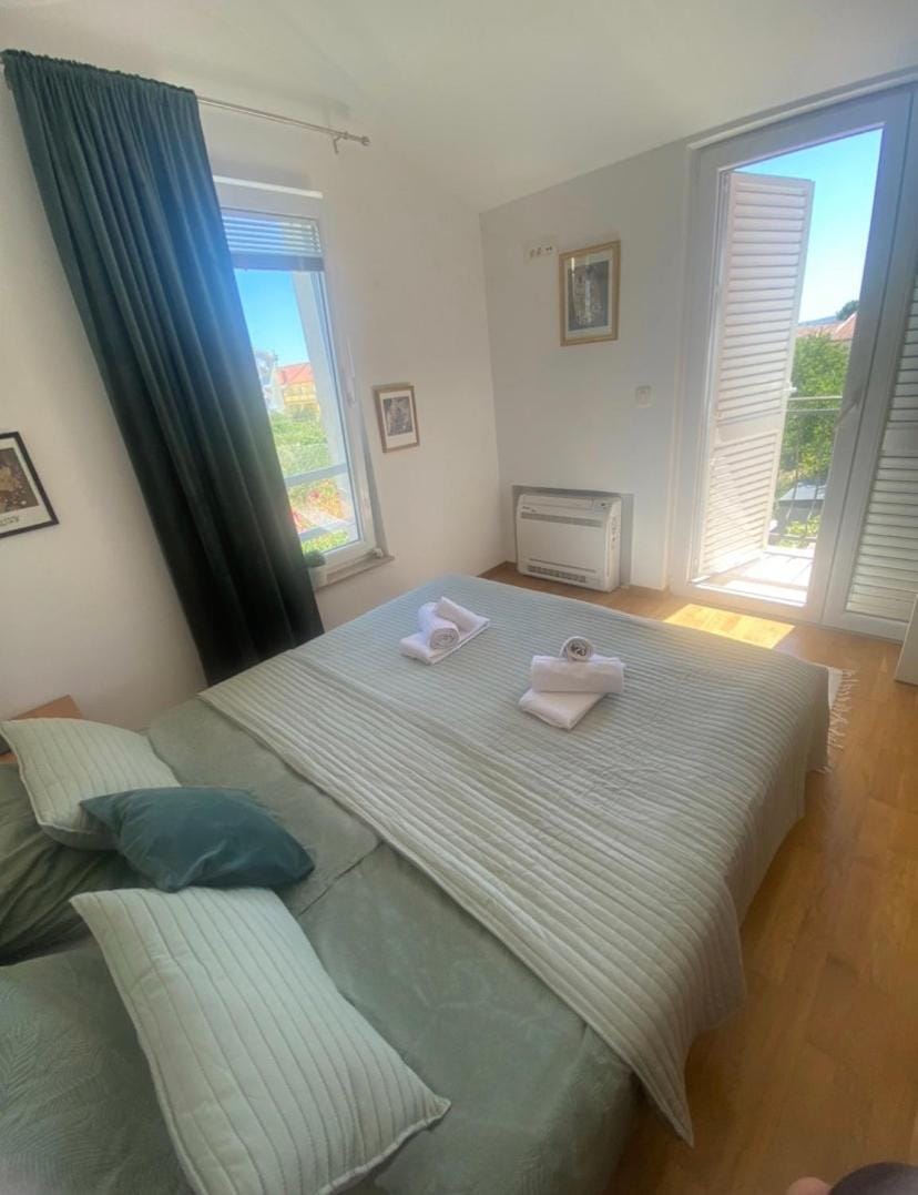 Red Shell Apartment in Šibenik-Knin County, Croatia